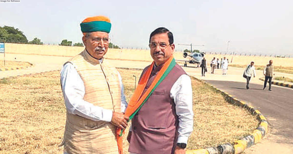 Pralhad Joshi meets BJP leaders in Bikaner, takes feedback on polls